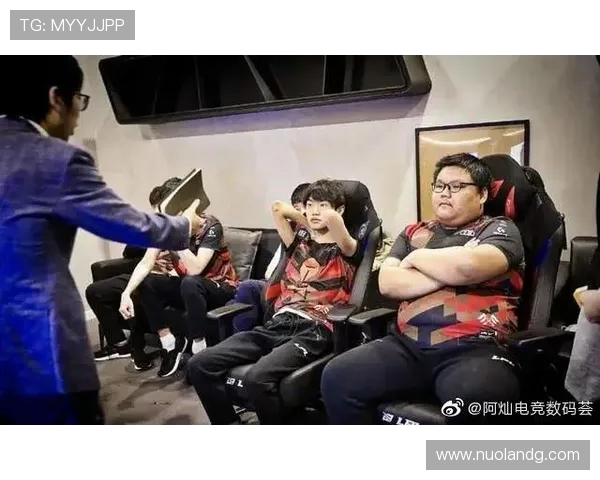 RNG与WE巅峰对决 谁能在LPL赛场上笑到最后